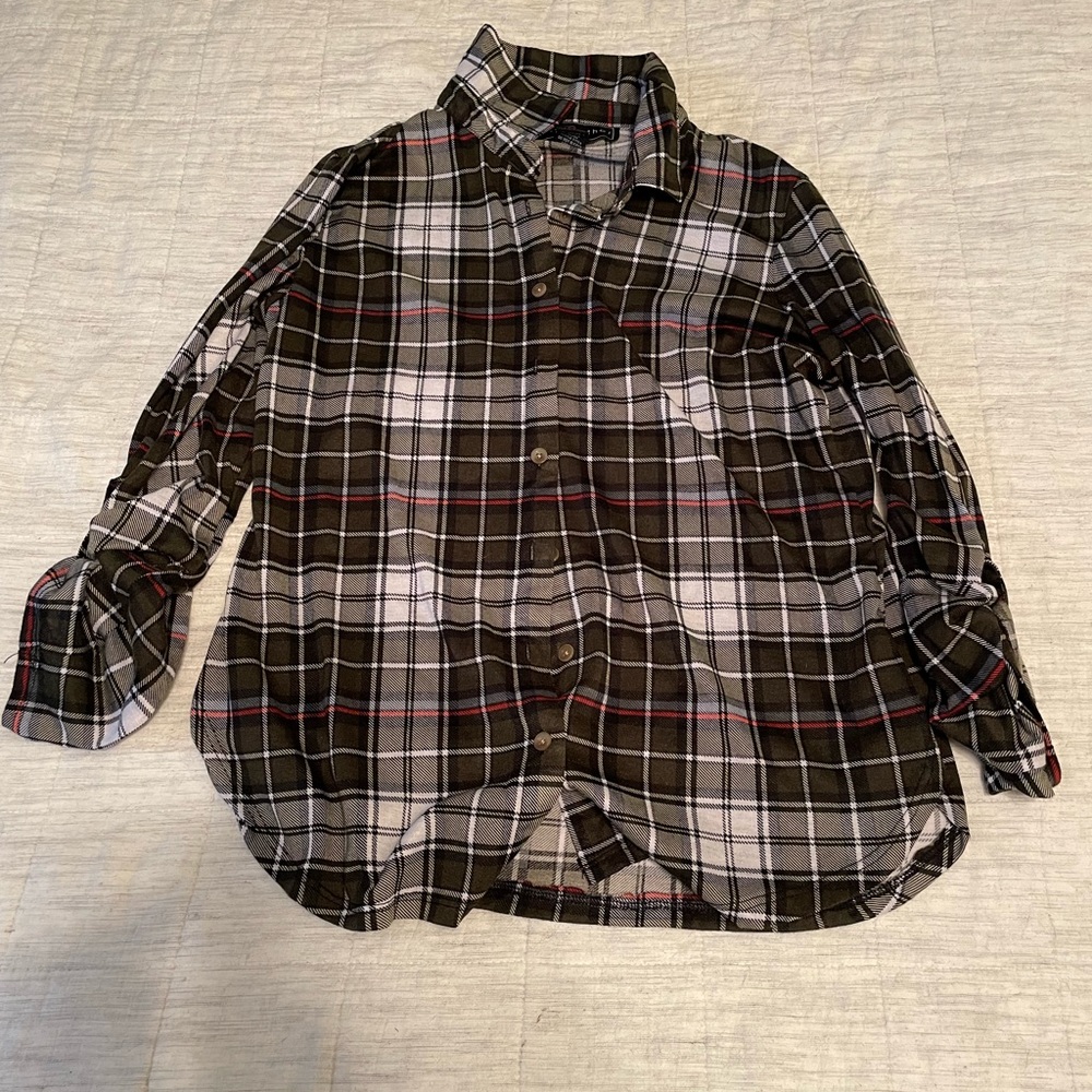 Green, black, red 3/4 sleeve button down flannel pattern shirt